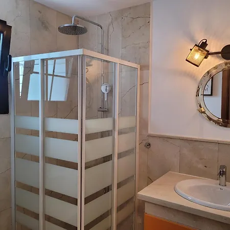 With Heated Pool & Jacuzzi فيلة *