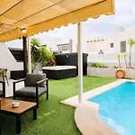 With Heated Pool & Jacuzzi Villa *