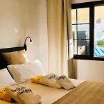 Villa With Heated Pool & Jacuzzi