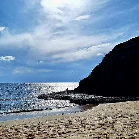 With Heated Pool & Jacuzzi 빌라 *