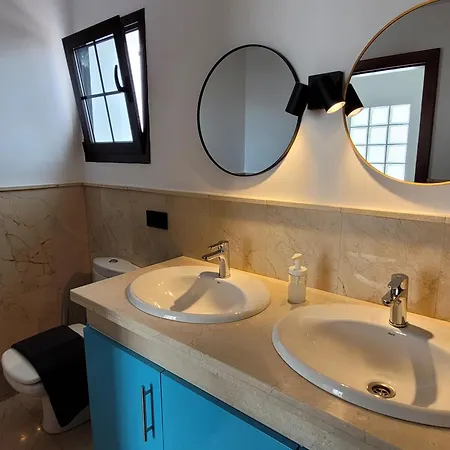 With Heated Pool & Jacuzzi Playa Blanca (Lanzarote)
