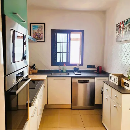 With Heated Pool & Jacuzzi * 플라야블랑카