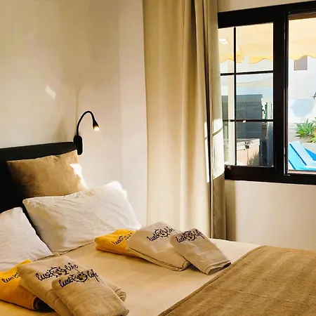 빌라 With Heated Pool & Jacuzzi