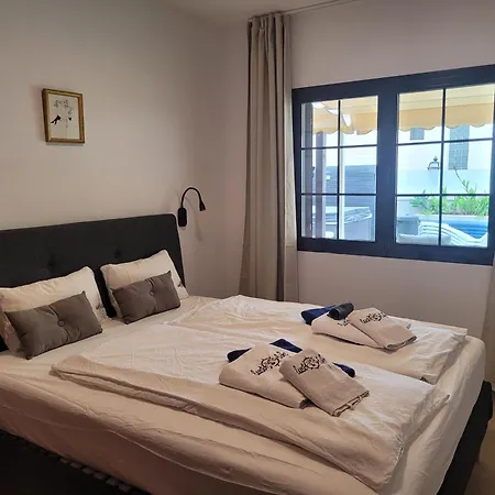 With Heated Pool & Jacuzzi Villa Playa Blanca