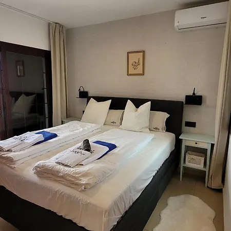 With Heated Pool & Jacuzzi Villa *