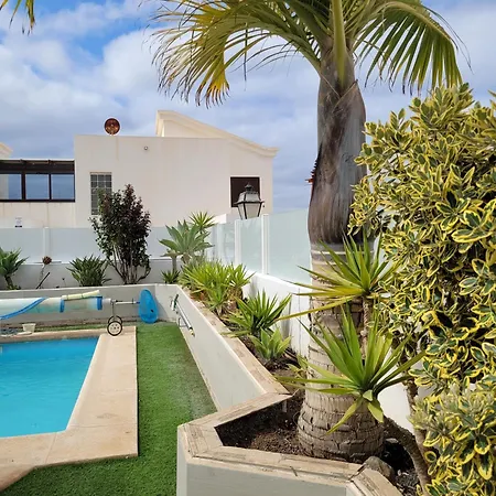 Villa With Heated Pool & Jacuzzi Playa Blanca (Lanzarote)