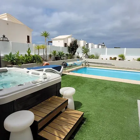 With Heated Pool & Jacuzzi * Playa Blanca (Lanzarote)