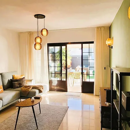 Villa With Heated Pool & Jacuzzi *