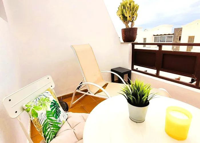 Βίλα With Heated Pool & Jacuzzi