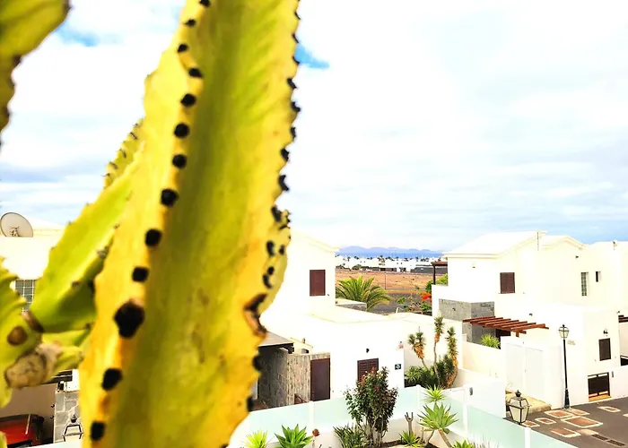 Βίλα With Heated Pool & Jacuzzi *