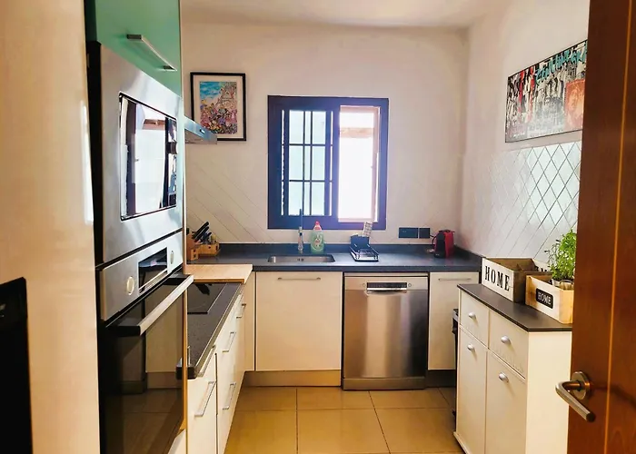 With Heated Pool & Jacuzzi * Πλάγια Μπλάνκα