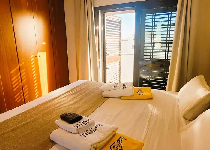 Βίλα With Heated Pool & Jacuzzi